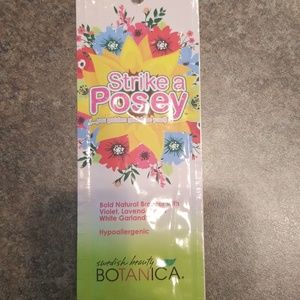 Strike A Posey tanning lotion packet
